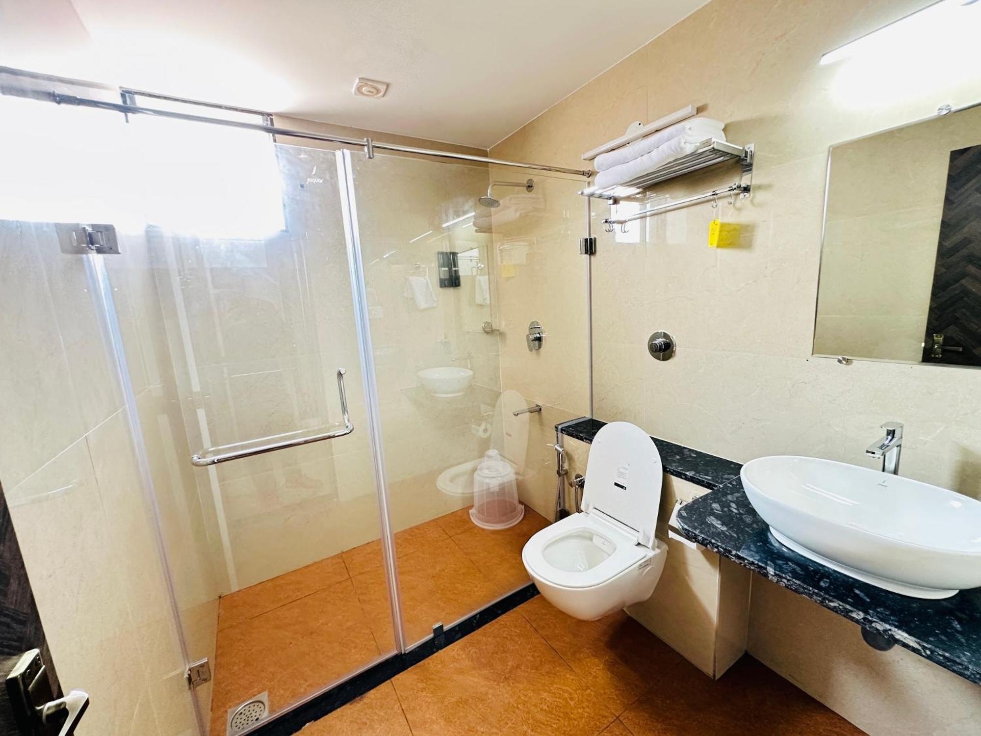 Shambhavi Hotel And Convention Centre Udupi Esterno foto