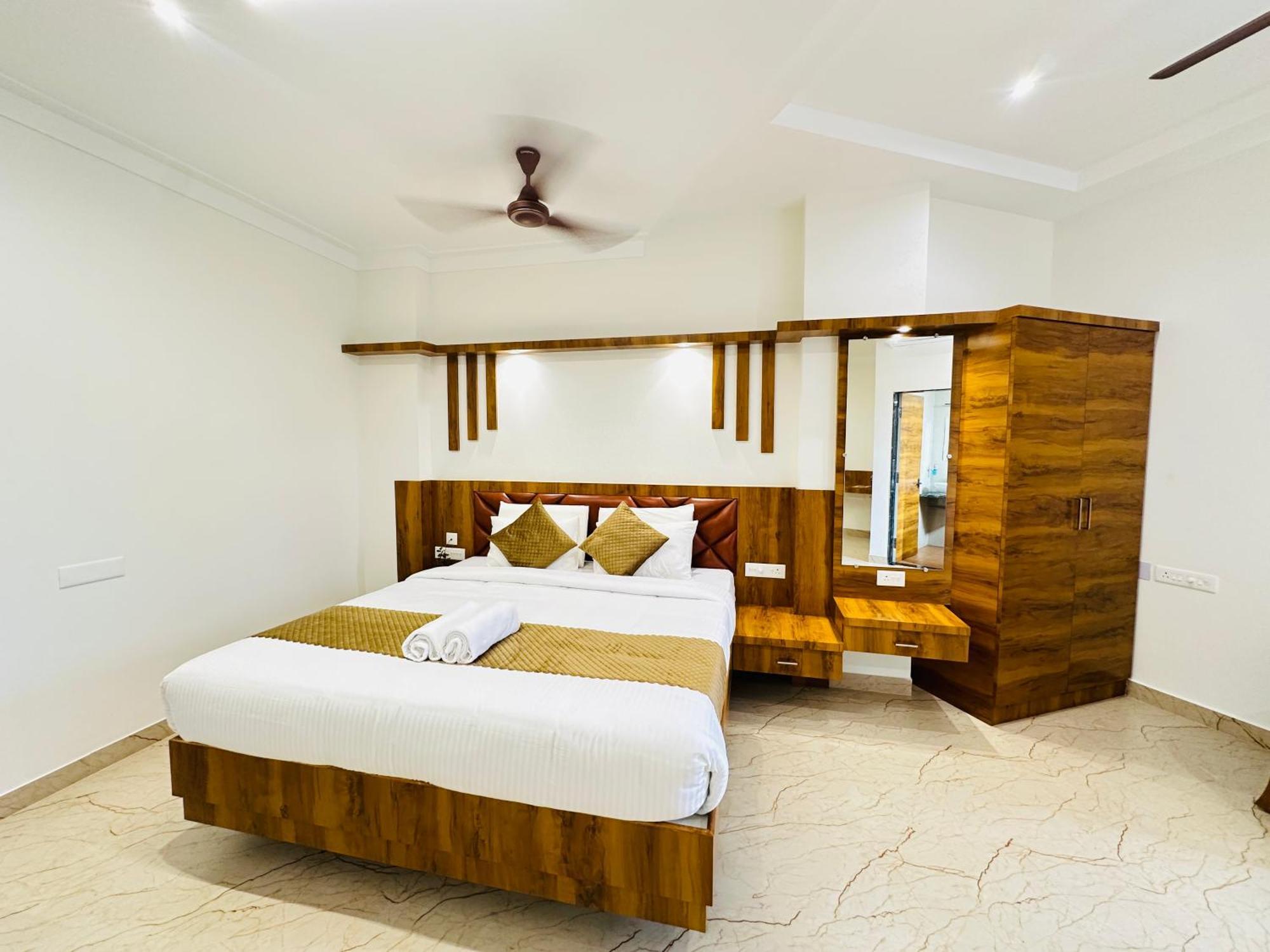 Shambhavi Hotel And Convention Centre Udupi Esterno foto
