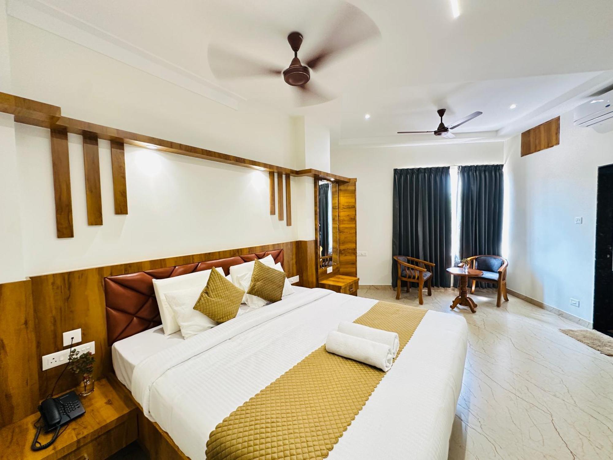 Shambhavi Hotel And Convention Centre Udupi Esterno foto