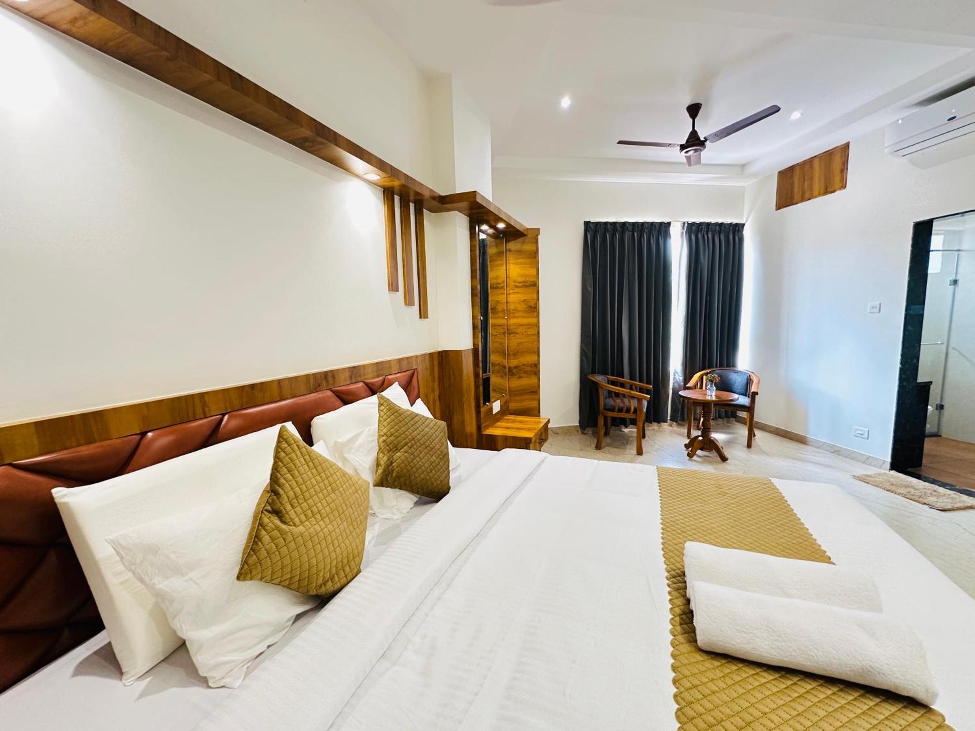 Shambhavi Hotel And Convention Centre Udupi Esterno foto