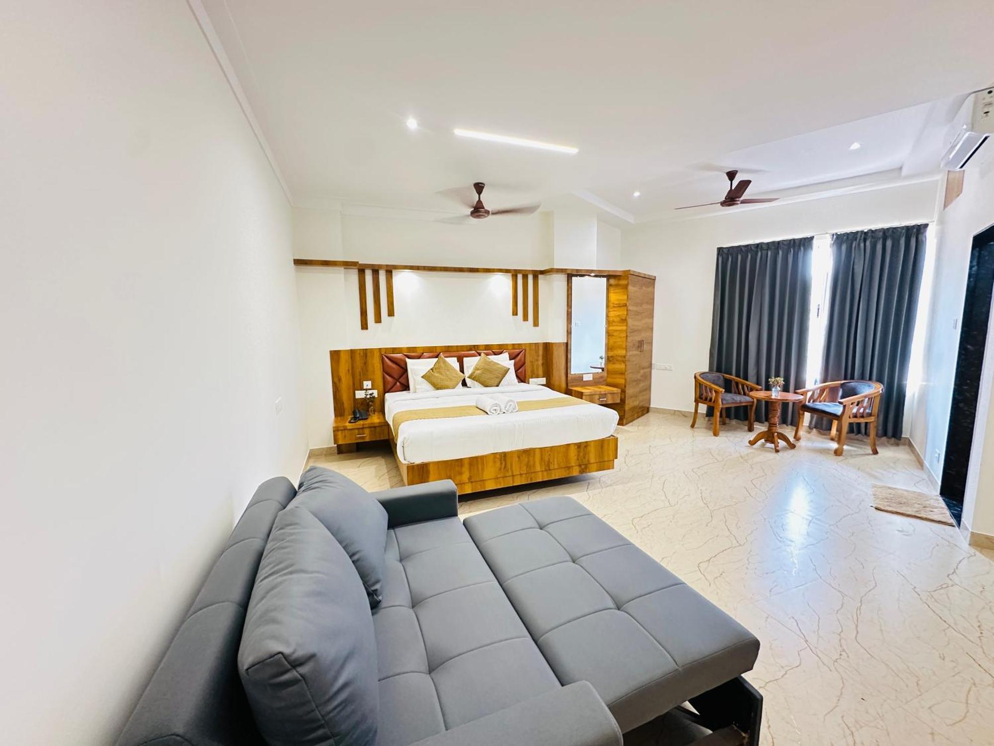 Shambhavi Hotel And Convention Centre Udupi Esterno foto