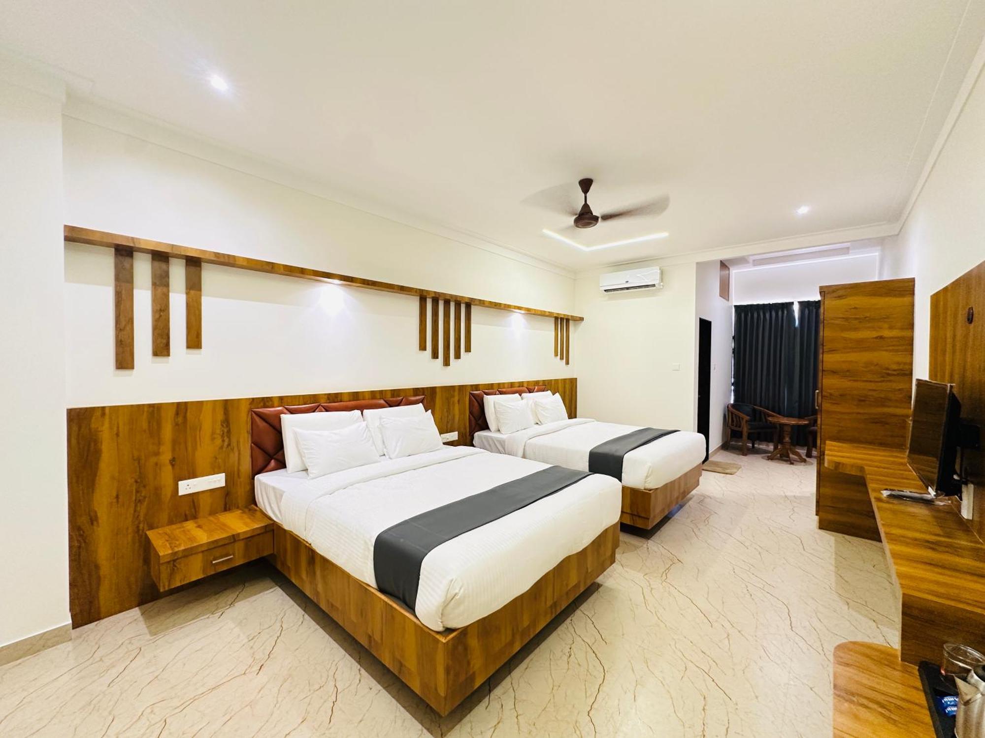 Shambhavi Hotel And Convention Centre Udupi Esterno foto
